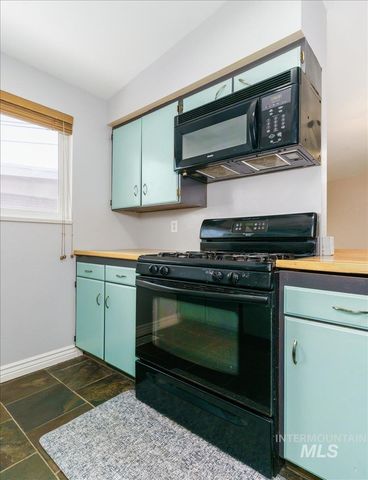 1398 Santa Anita Ave, Pocatello, ID 83201
