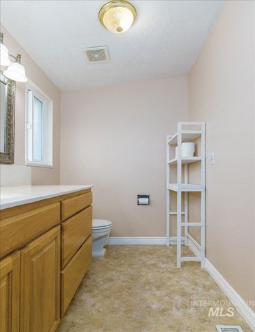 1398 Santa Anita Ave, Pocatello, ID 83201