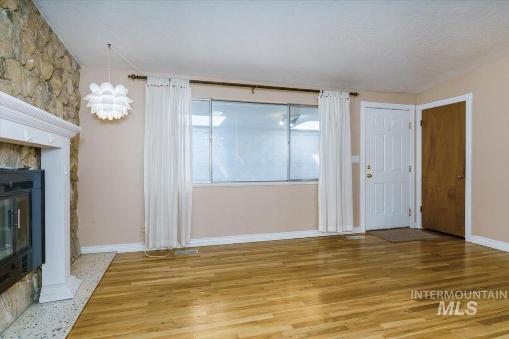 1398 Santa Anita Ave, Pocatello, ID 83201 photo 4