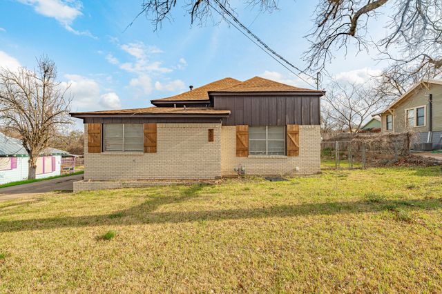 582 W College Street, Stephenville, TX 76401