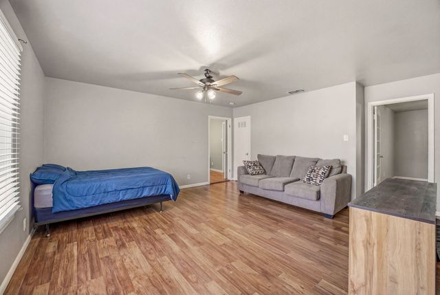 582 W College Street, Stephenville, TX 76401