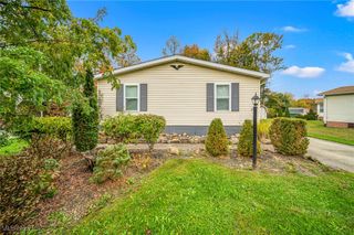 151 Oaktree Lane, Hiram, OH 44234