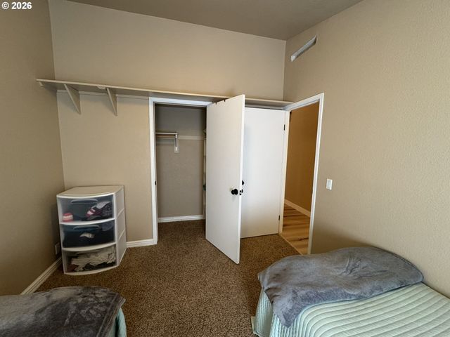 4837 SEAPINE Dr, Florence, OR 97439