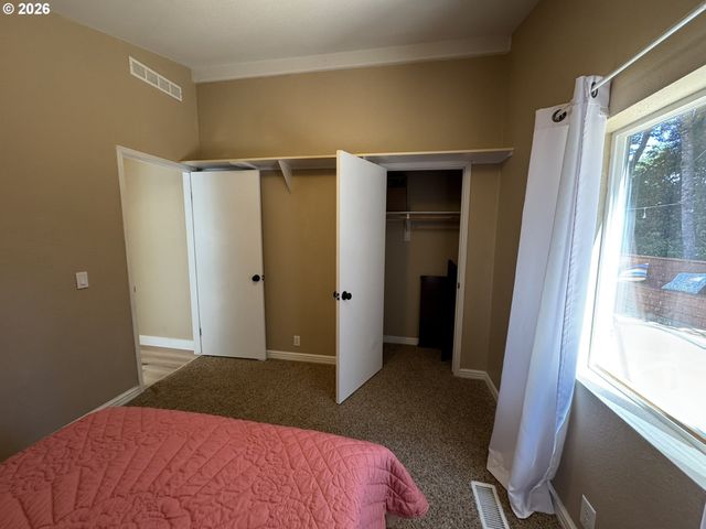 4837 SEAPINE Dr, Florence, OR 97439