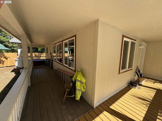 4837 SEAPINE Dr, Florence, OR 97439