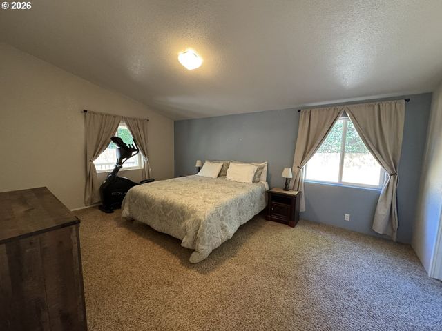 4837 SEAPINE Dr, Florence, OR 97439