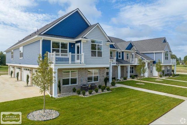 32972 Antrim Drive, Chesterfield Twp, MI 48047