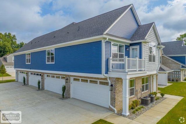32972 Antrim Drive, Chesterfield Twp, MI 48047
