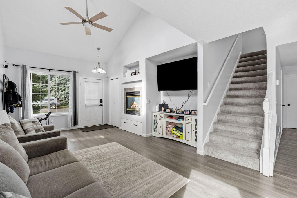 895 Ferdinand Drive, Shakopee, MN 55379 — photo 3
