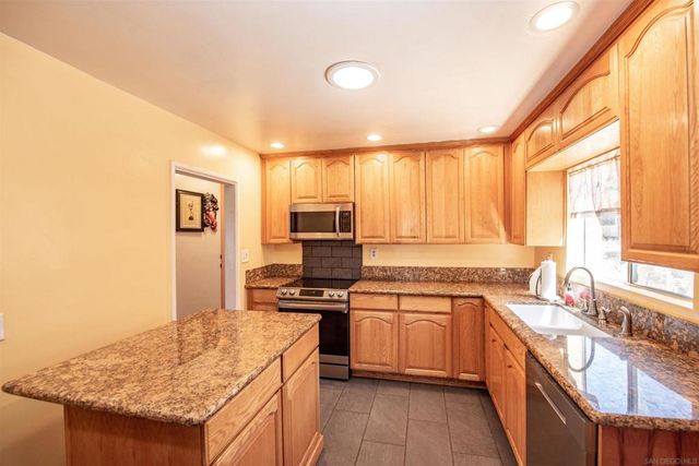5983 Lauder St, San Diego, CA 92139