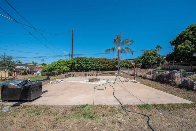 5983 Lauder St, San Diego, CA 92139