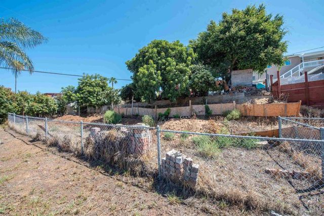 5983 Lauder St, San Diego, CA 92139