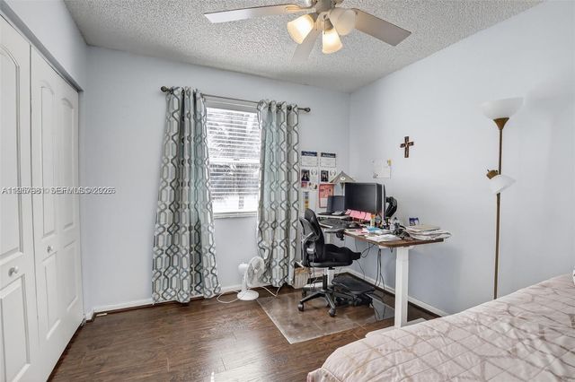 9710 SW 9th Ct, Pembroke Pines, FL 33025