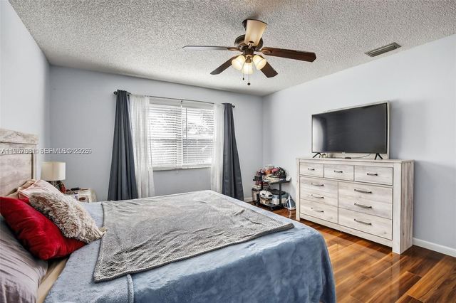 9710 SW 9th Ct, Pembroke Pines, FL 33025