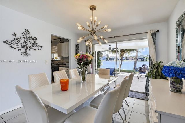 9710 SW 9th Ct, Pembroke Pines, FL 33025