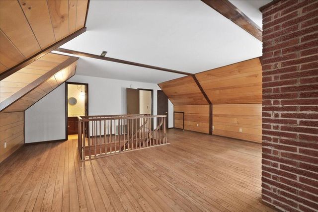 241 E 11th Place, Hobart, IN 46342