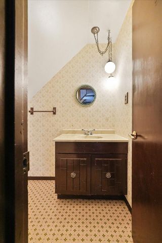 241 E 11th Place, Hobart, IN 46342