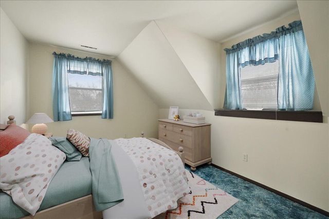 241 E 11th Place, Hobart, IN 46342