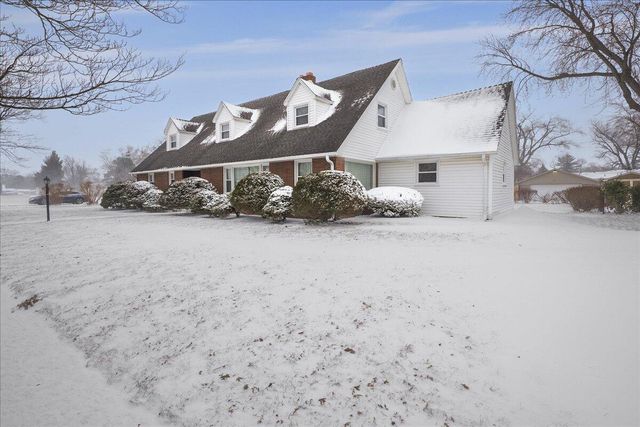 241 E 11th Place, Hobart, IN 46342