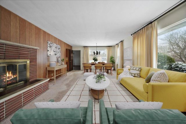 241 E 11th Place, Hobart, IN 46342