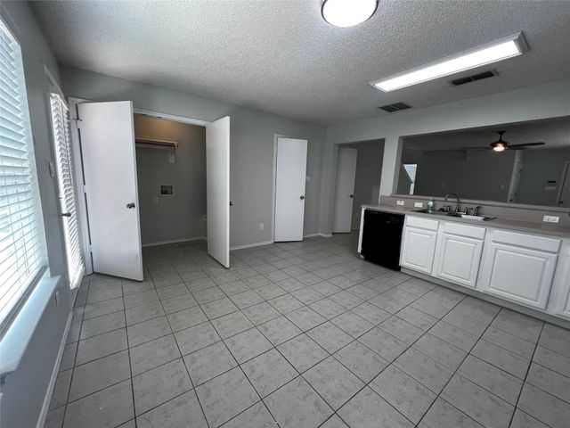 7582 Kings Trail, Fort Worth, TX 76133