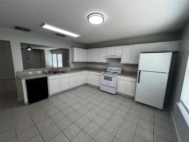 7582 Kings Trail, Fort Worth, TX 76133