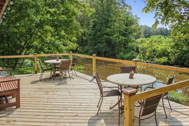 299 Natural Bridge Park Rd, Waynesboro, TN 38485