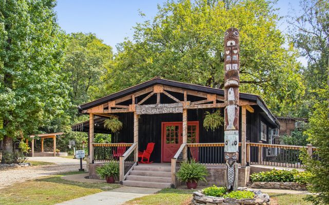 299 Natural Bridge Park Rd, Waynesboro, TN 38485