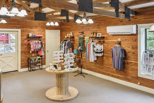 299 Natural Bridge Park Rd, Waynesboro, TN 38485