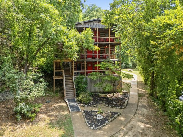 299 Natural Bridge Park Rd, Waynesboro, TN 38485