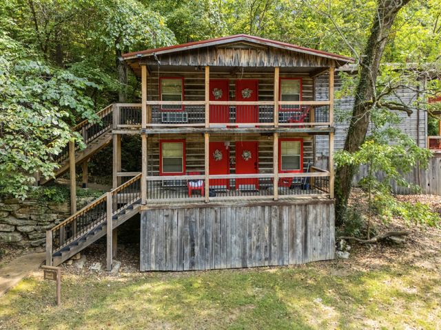 299 Natural Bridge Park Rd, Waynesboro, TN 38485