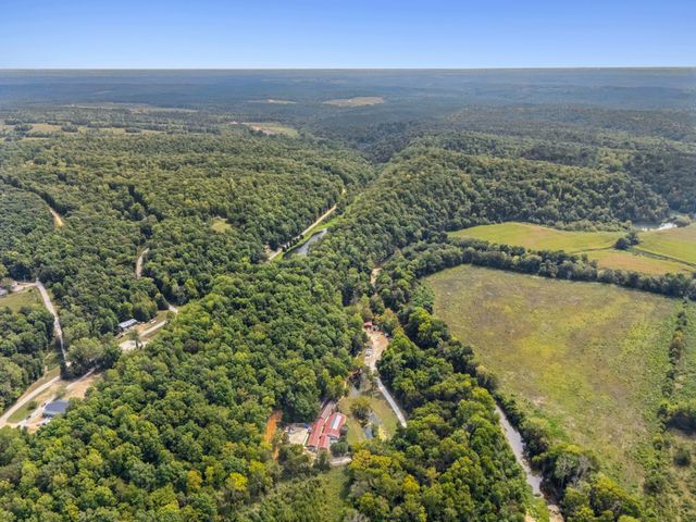 299 Natural Bridge Park Rd, Waynesboro, TN 38485