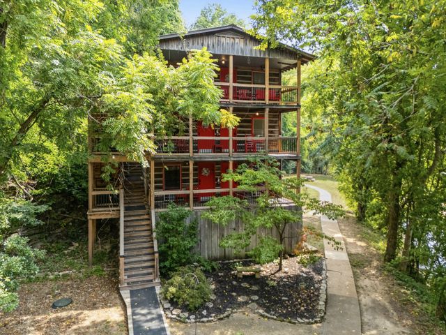 299 Natural Bridge Park Rd, Waynesboro, TN 38485