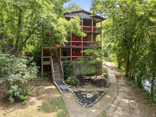 299 Natural Bridge Park Rd, Waynesboro, TN 38485