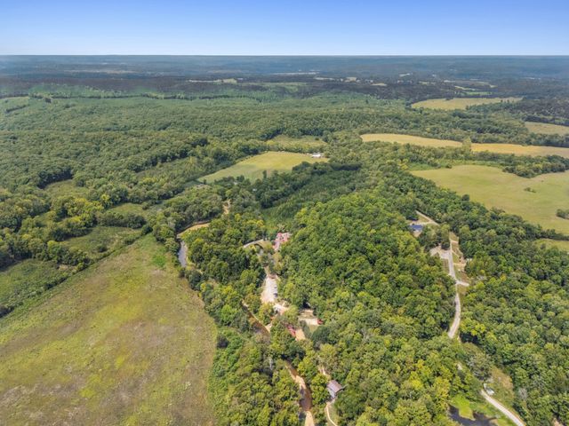 299 Natural Bridge Park Rd, Waynesboro, TN 38485