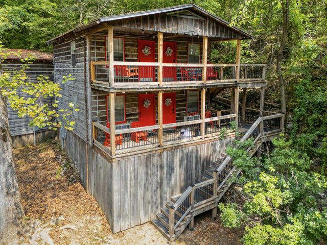 299 Natural Bridge Park Rd, Waynesboro, TN 38485