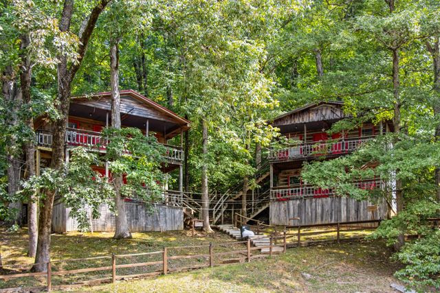 299 Natural Bridge Park Rd, Waynesboro, TN 38485