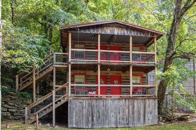 299 Natural Bridge Park Rd, Waynesboro, TN 38485