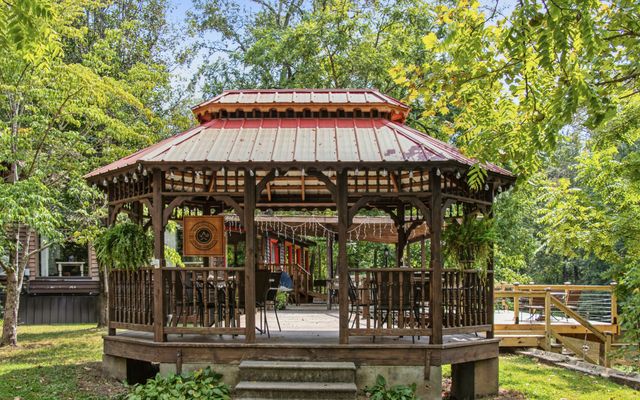 299 Natural Bridge Park Rd, Waynesboro, TN 38485