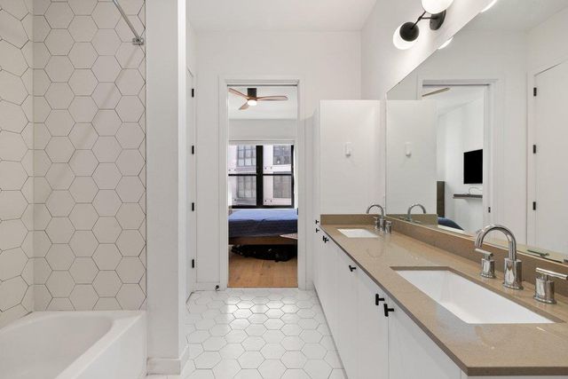 800 Embassy DR 413, Austin, TX 78702