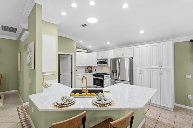 1527 GOLDEN RIDGE DRIVE, The Villages, FL 32162