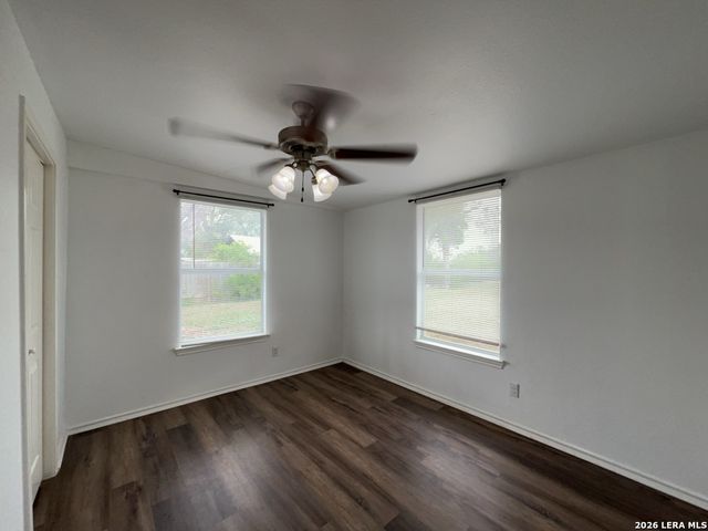 1142 W VILLARET BLVD, San Antonio, TX 78224