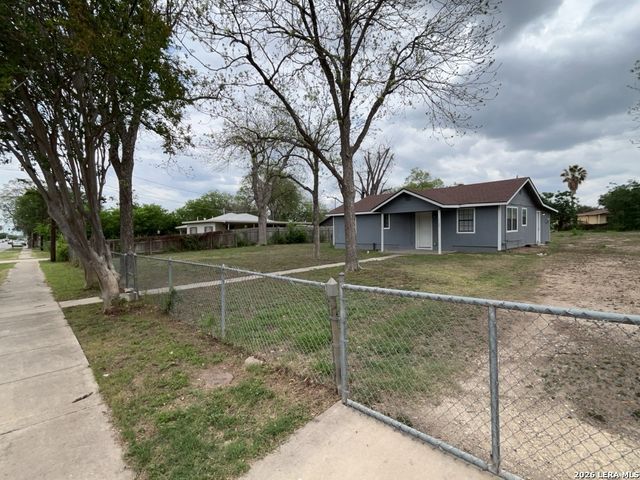 1142 W VILLARET BLVD, San Antonio, TX 78224