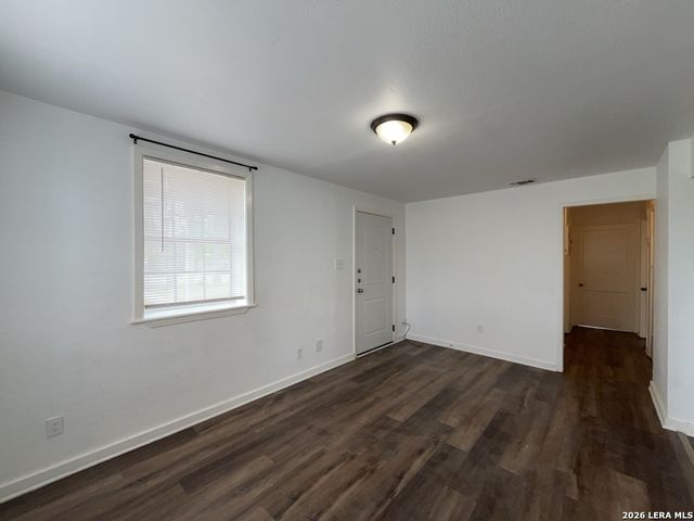 1142 W VILLARET BLVD, San Antonio, TX 78224