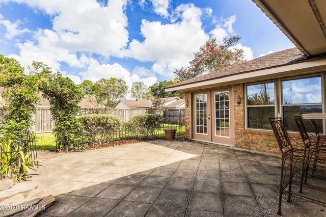 101 Pigeon Loop, Lafayette, LA 70508