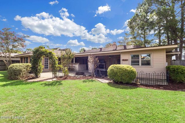 101 Pigeon Loop, Lafayette, LA 70508