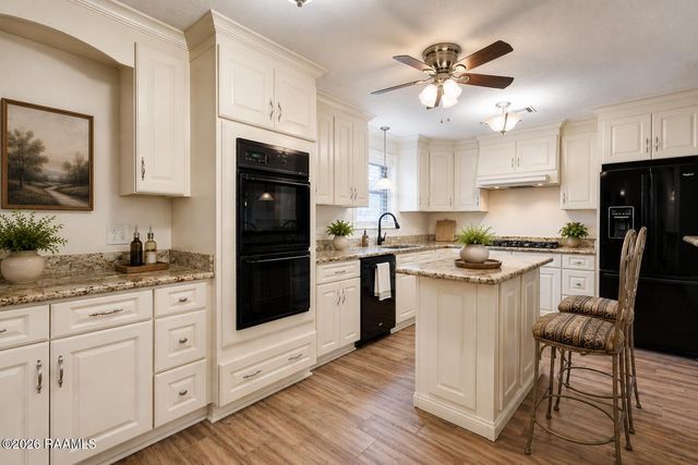 101 Pigeon Loop, Lafayette, LA 70508