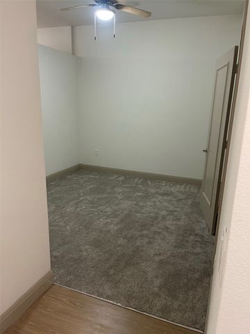 801 N Bishop Avenue 1-204, Dallas, TX 75208