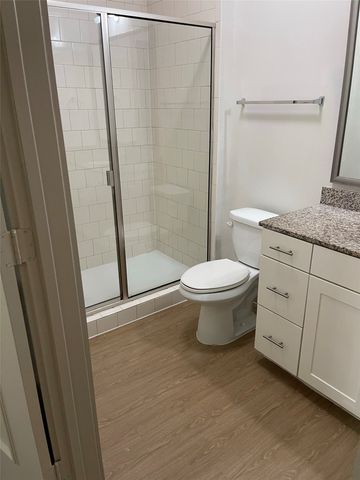 801 N Bishop Avenue 1-204, Dallas, TX 75208