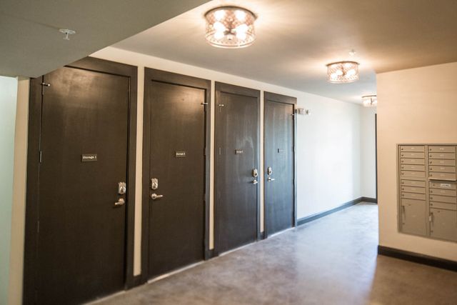 801 N Bishop Avenue 1-204, Dallas, TX 75208